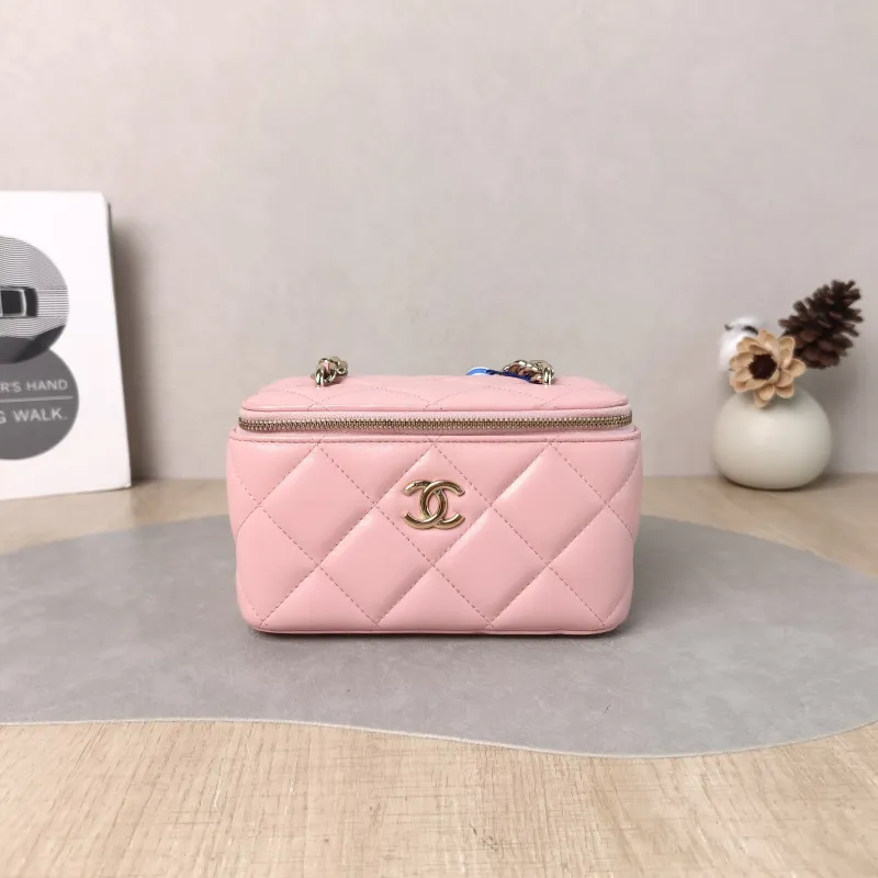 Chanel Crossbody Bag Edition Pink Lambskin One Size 16 × 8 × 9.5 cm 31