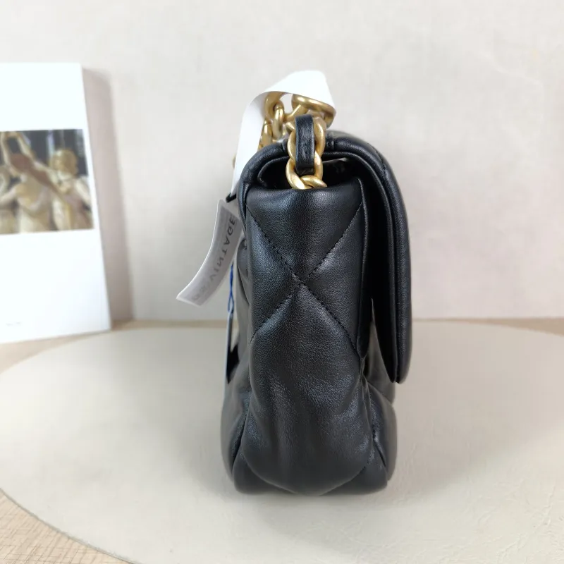 Chanel Crossbody Bag 19Bag Black SL ambskin Small 26 × 9 × 16 cm — detail view 9 of 12