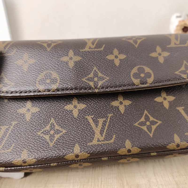 Louis Vuitton Crossbody Bag IVY Monogram PVC Small23.5 × 4.3 × 12 cm — detail view 1 of 12