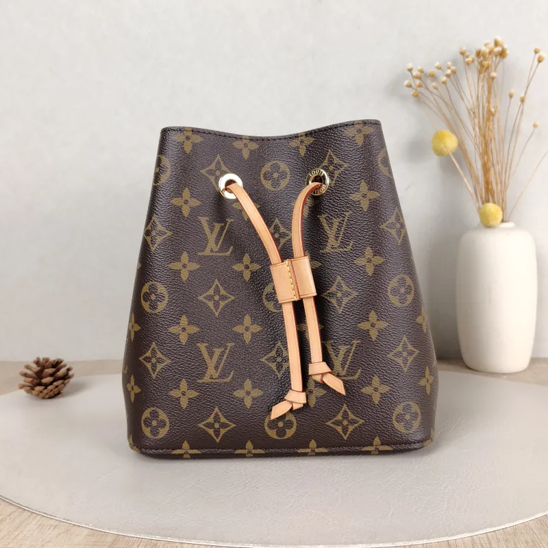 Louis Vuitton Crossbody Bag NÉONOÉ Bucket Bag BB Monogram PVC BB 20 × 13 × 20 cm