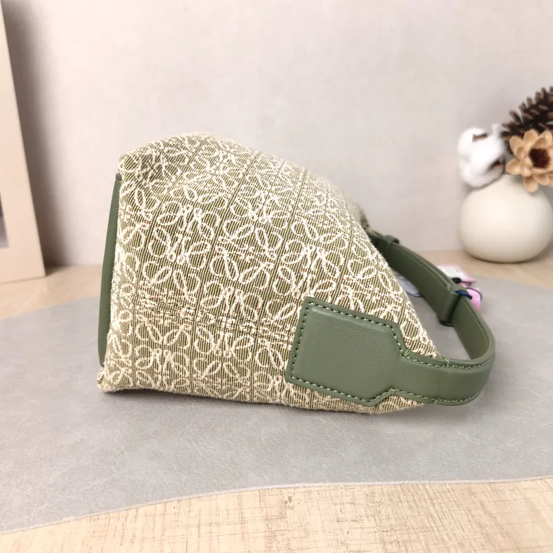 LOEWE Top Handle Bag cubi Vanity Case Bag Monogram Canvas Small 20 × 11 × 15 cm — detail view 7 of 12