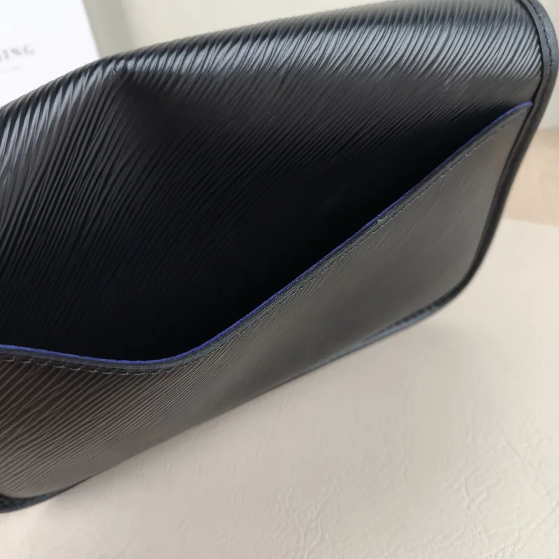 Louis Vuitton Shoulder Bag BUCI Black Epi Embossed Calfskin One Size 24.5 × 9 × 15.5 cm — detail view 2 of 11