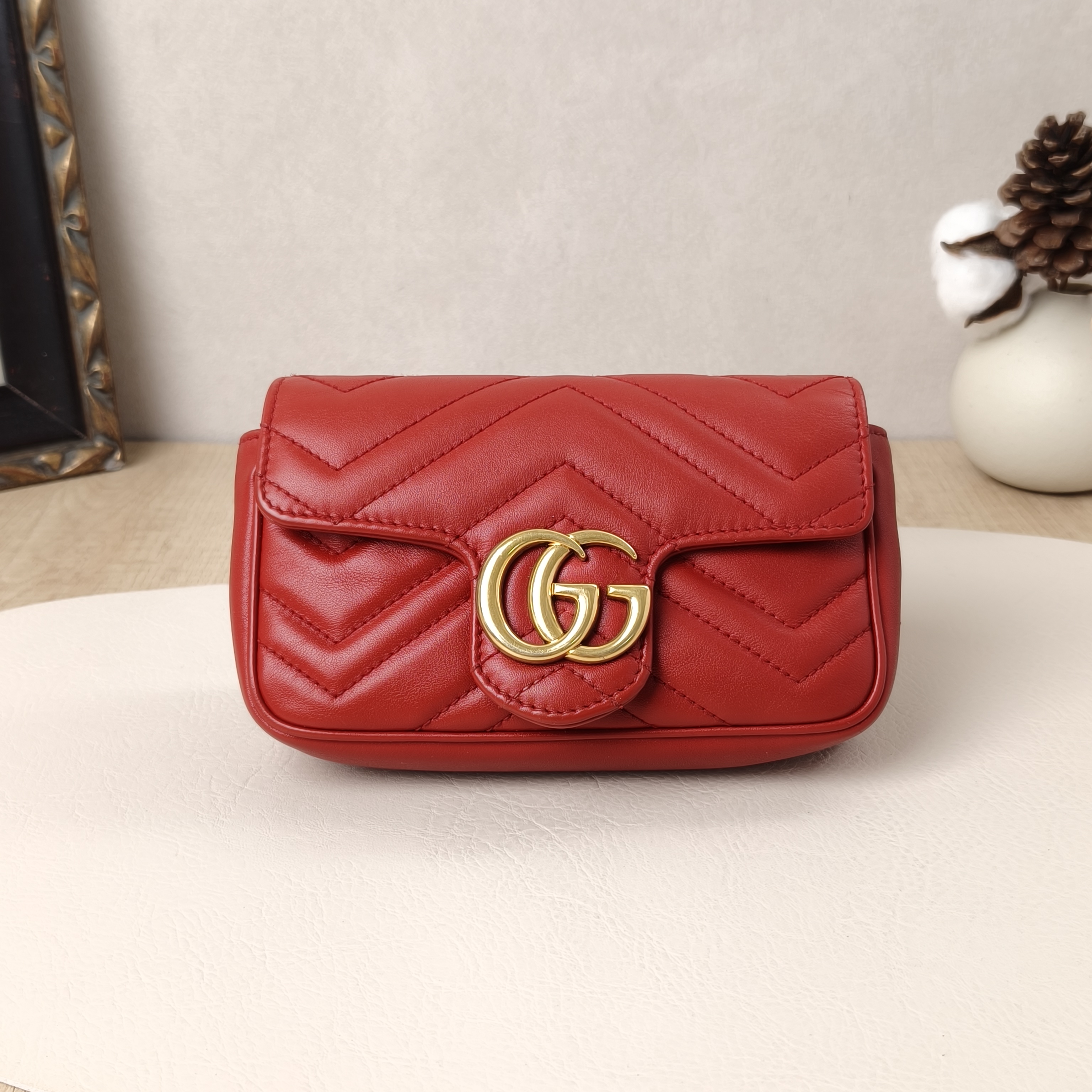 GUCCI Crossbody Bag GG Marmont Mini Marmont Mini Red Calfskinmini16.5 × 4.5 × 9.5 cm