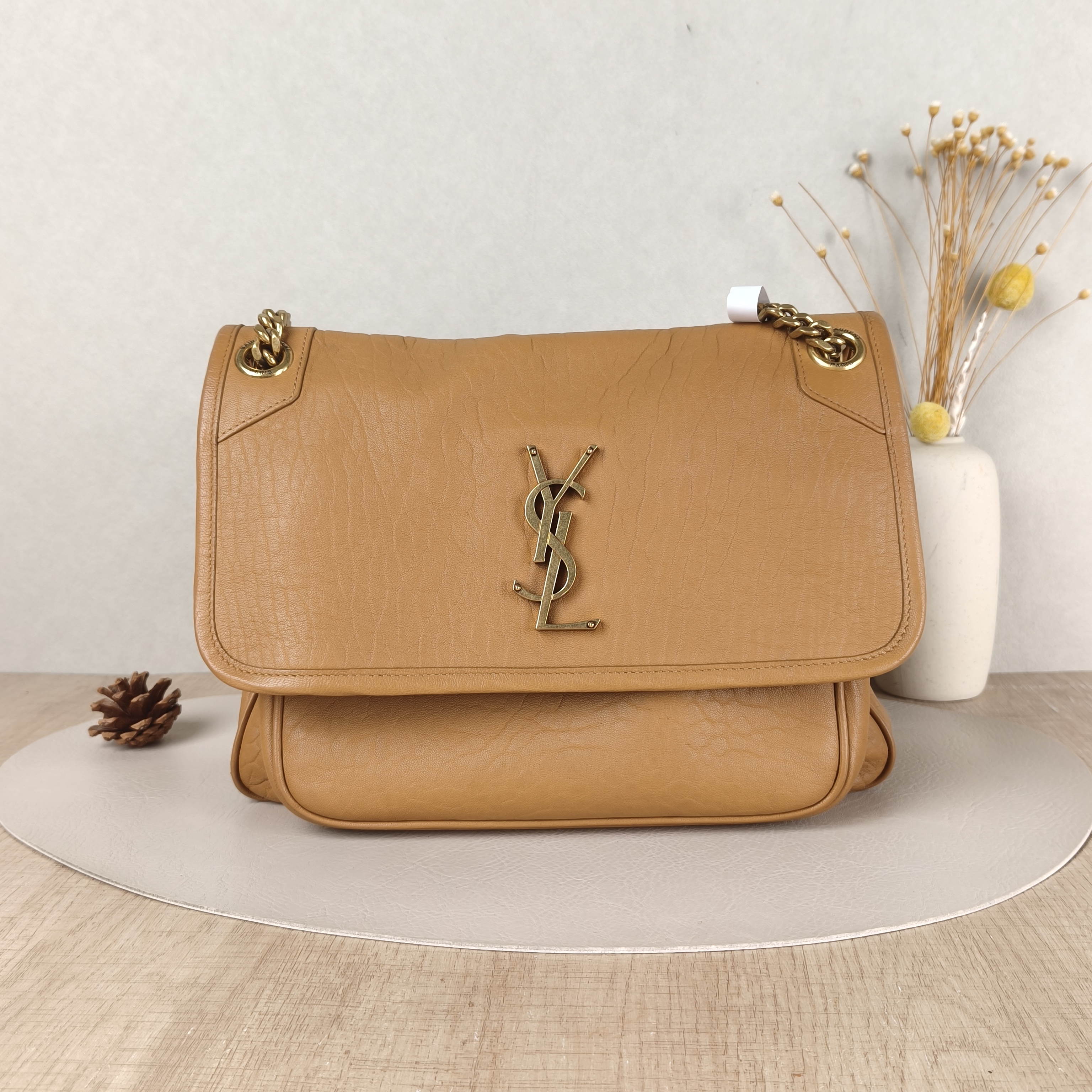 SAINT LAURENT Crossbody Bag Niki Brown Lambskin Medium28 × 8.5 × 20 cm