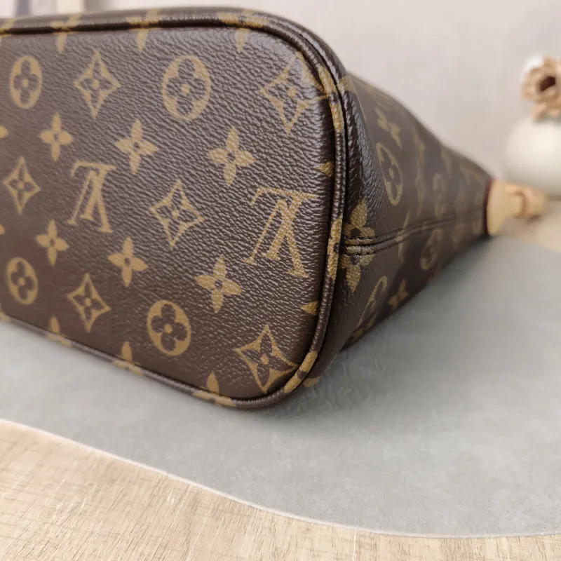 Louis Vuitton Shoulder Bag Lineup Monogram PVC One Size 34.5 × 13 × 26 cm — detail view 8 of 13