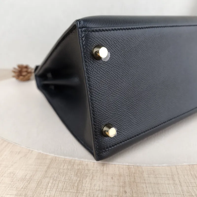 Hermès Shoulder Bag Kelly 28 Gold-Tone Hardware 89Black Epsom Calfskin Medium 28 × 10 × 22 cm C — detail view 2 of 13