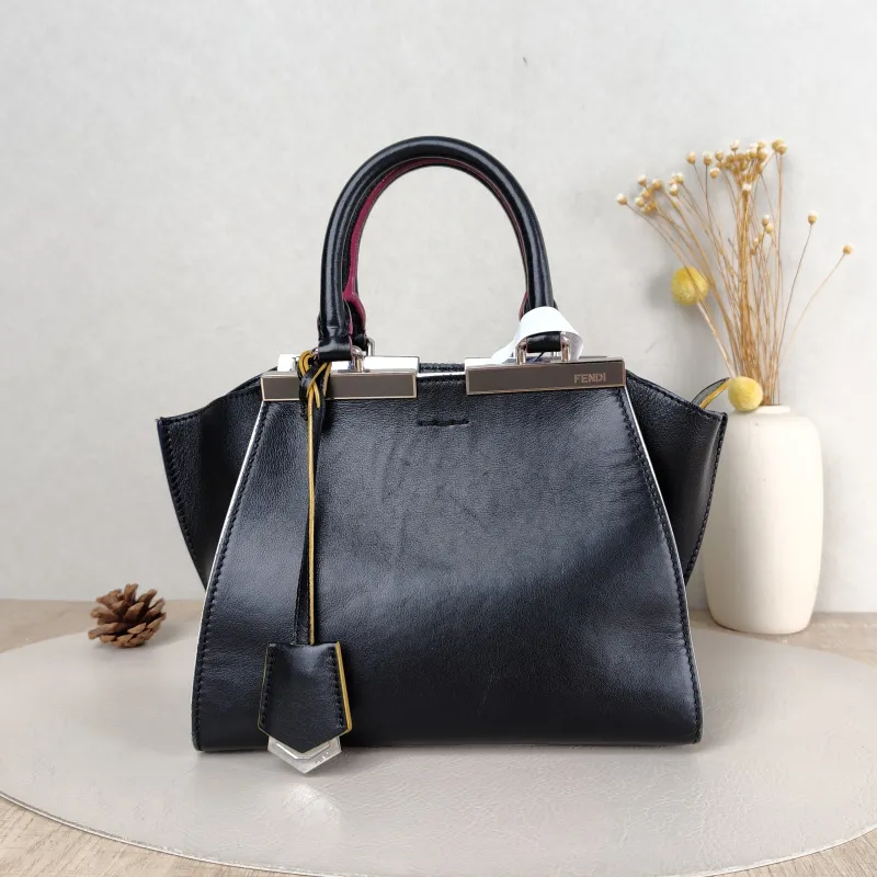 FENDI Top Handle Bag Top Handle Bag Black Calfskin 21.5 × 11 × 17 cm