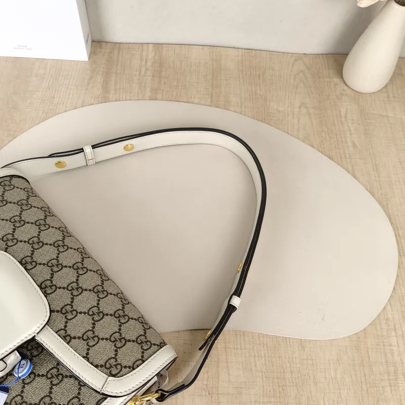 GUCCI Crossbody Bag Horsebit 1955 Horsebit Medium White Monogram PVC Medium25 × 8 × 18 cm — detail view 4 of 12