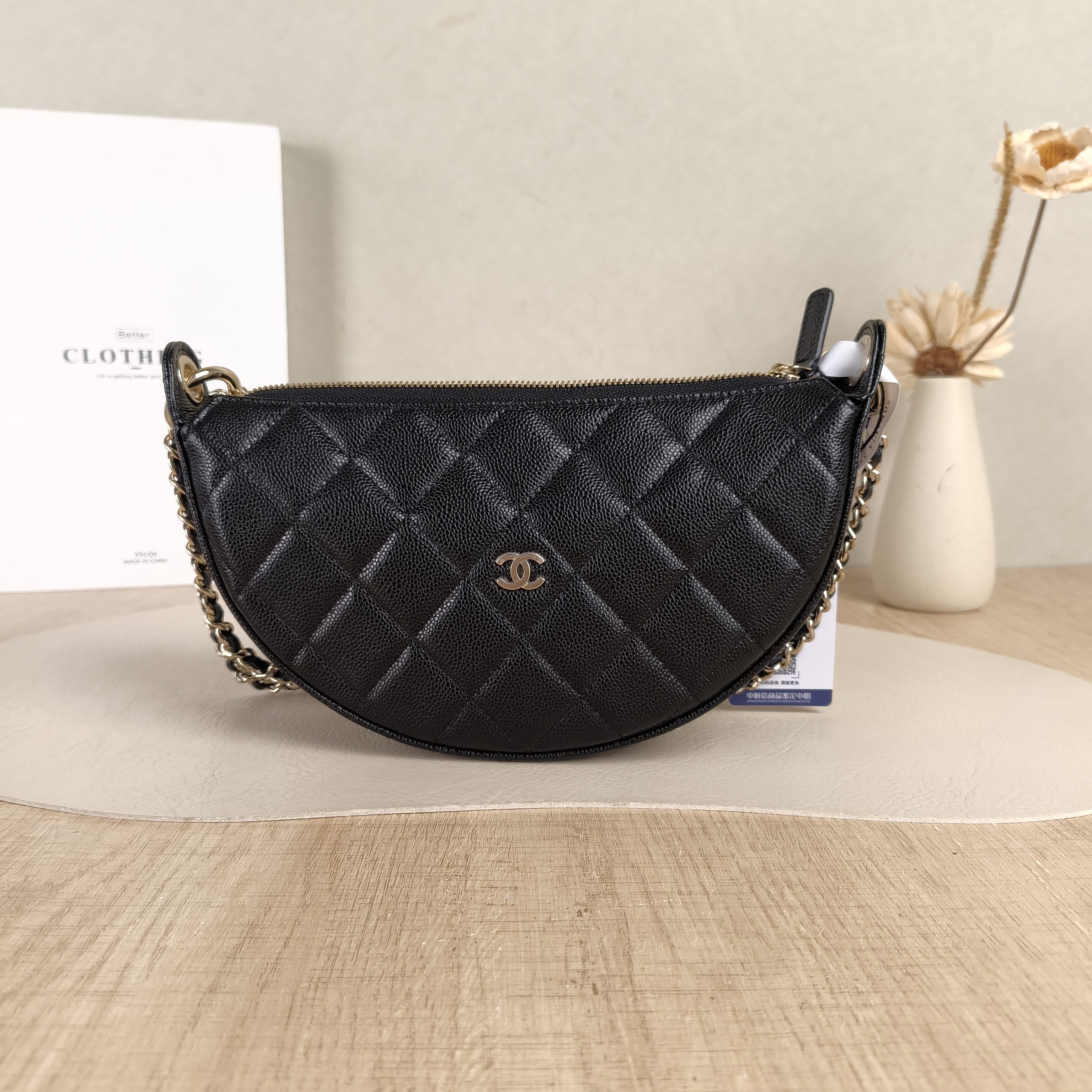 Chanel Crossbody Bag26s Top Handle Crossbody Bag Black Calfskin One Size22 × 6 × 15 cm