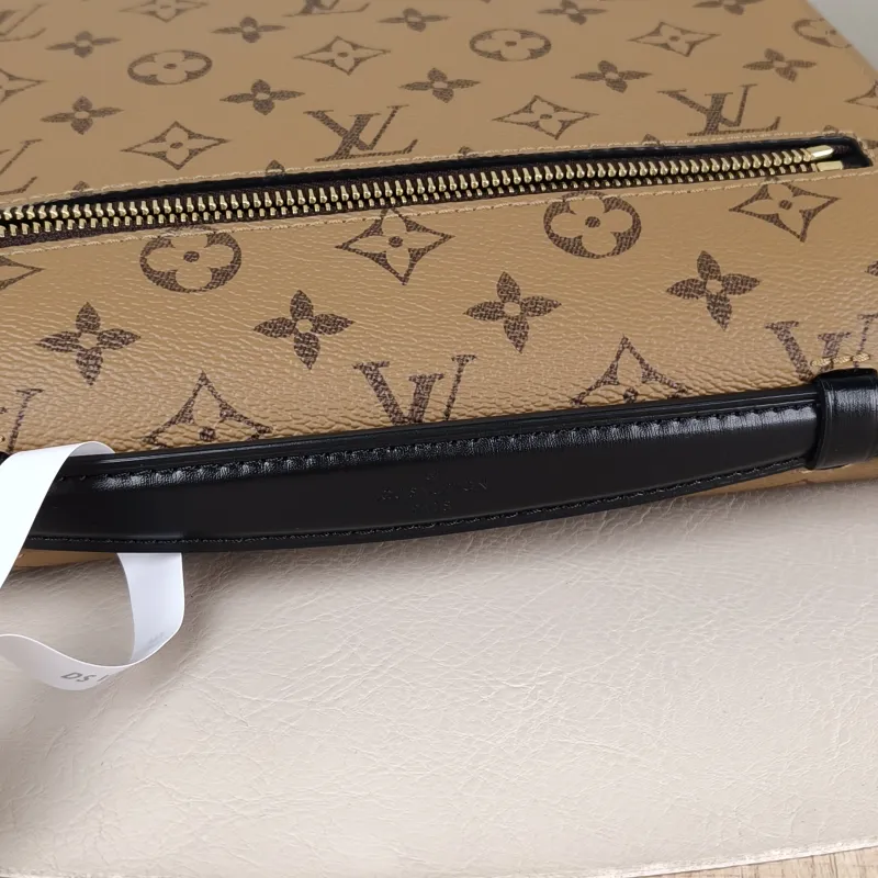 Louis Vuitton Crossbody Bag Pochette Métis Monogram Colorblock PVC Medium 25 × 7 × 19 cm — detail view 3 of 14