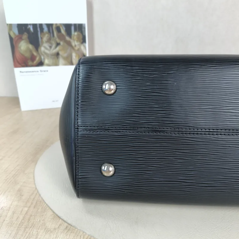Louis Vuitton Top Handle Bag Marly Black Epi Embossed Calfskin Medium 34 × 13 × 27 cm — detail view 3 of 10