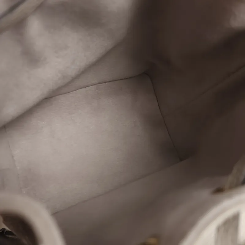 Louis Vuitton Crossbody Bag NANO NOÉ Bucket Bag Nano · White Empreinte Embossed Calfskin nano 13 × 10 × 16 cm — detail view 3 of 10