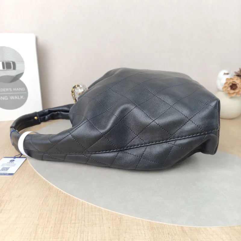 Chanel Crossbody Bag 26c hobo Black Calfskin 27.5 × 8 × 25 cm Microchip Edition — detail view 4 of 11