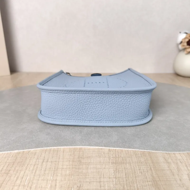 Hermès Crossbody Bag Evelyne Mini 16 Mini 16 J7 Taurillon Clemence TC Calfskin Mini 17 × 5.5 × 18 cm K — cover view 5 of 6