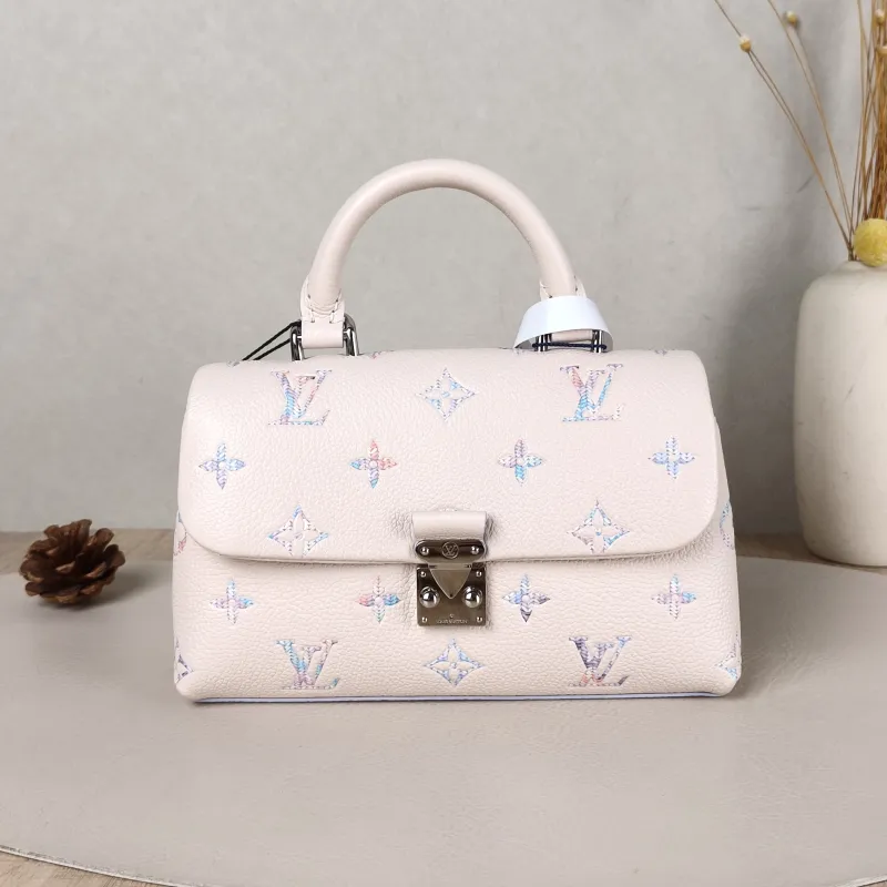 Louis Vuitton Crossbody Bag MADELEINE Calfskinnano21 × 6 × 12.5 cm