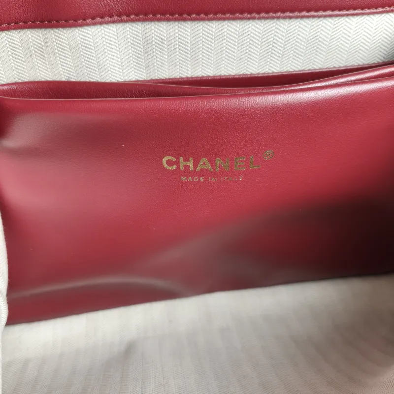 Chanel Shoulder Bag 26k Black Calfskin Medium 31.5 × 8 × 18.5 cm — detail view 4 of 13