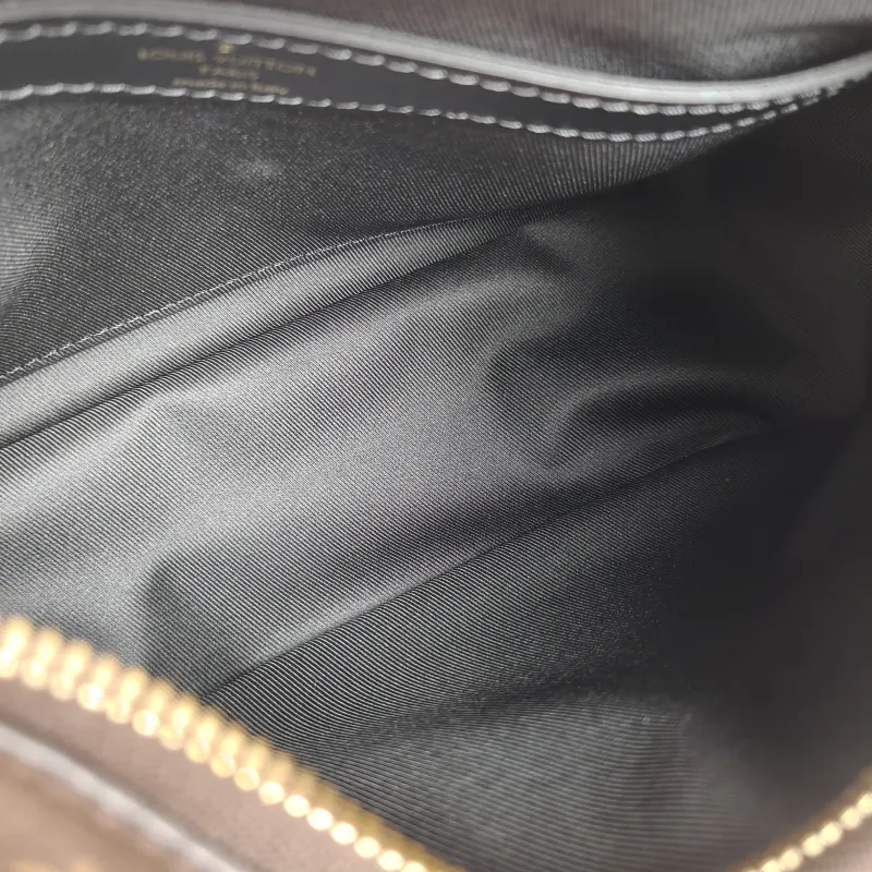 Louis Vuitton Crossbody Bag Boulogne PVC Small 26 × 9.5 × 16 cm — detail view 8 of 11