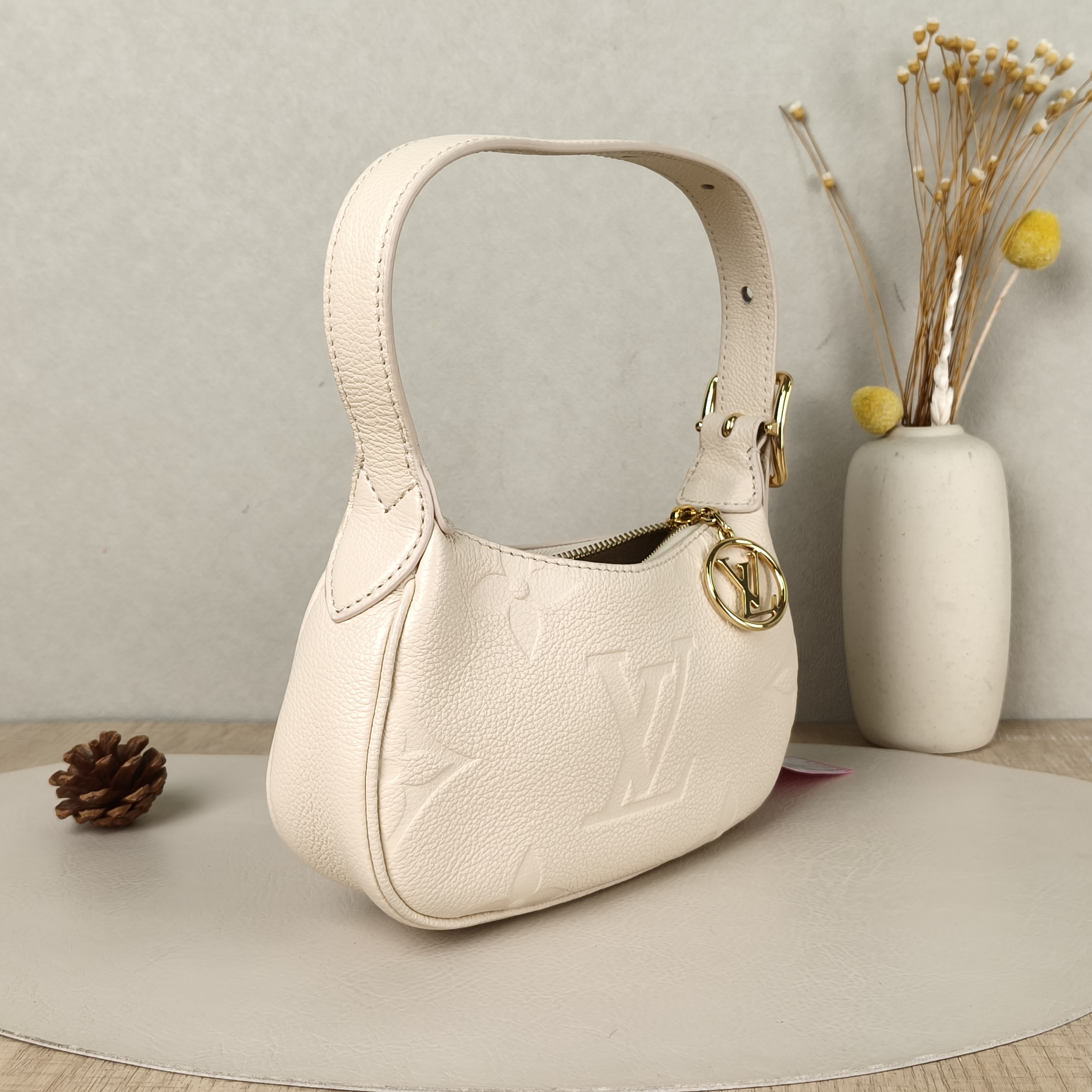 Louis Vuitton Shoulder Bag Moon White Calfskinmini20.5 × 5 × 11 cm — cover view 2 of 5