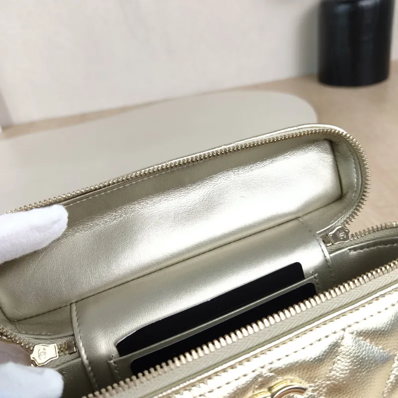 Chanel Crossbody Bag Gold Calfskin One Size19 × 5 × 11.5 cm — detail view 11 of 13
