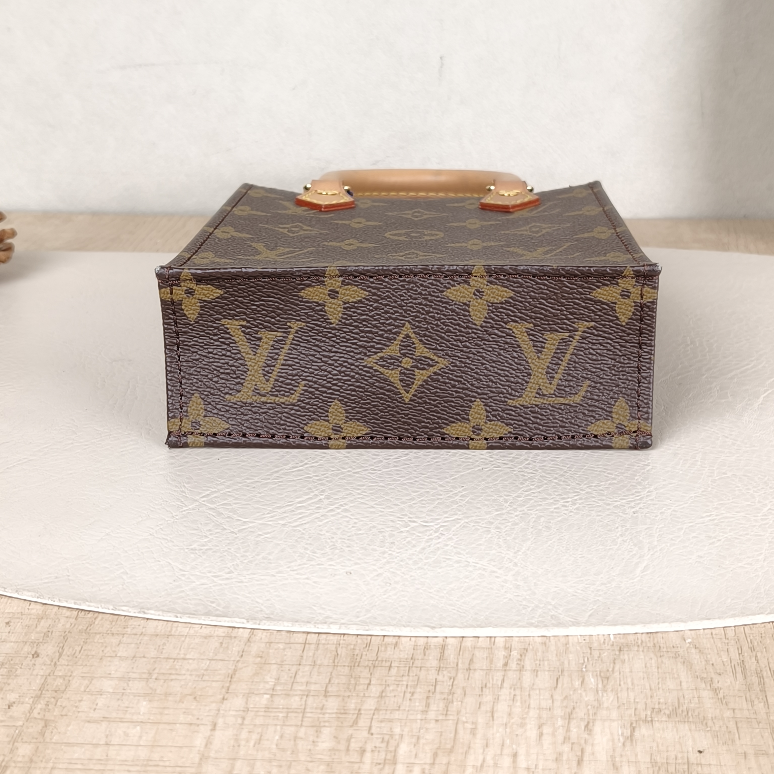 Louis Vuitton Crossbody Bag PETIT SAC PLAT Mini Monogram PV Cmini14 × 5 × 17 cm — cover view 5 of 6