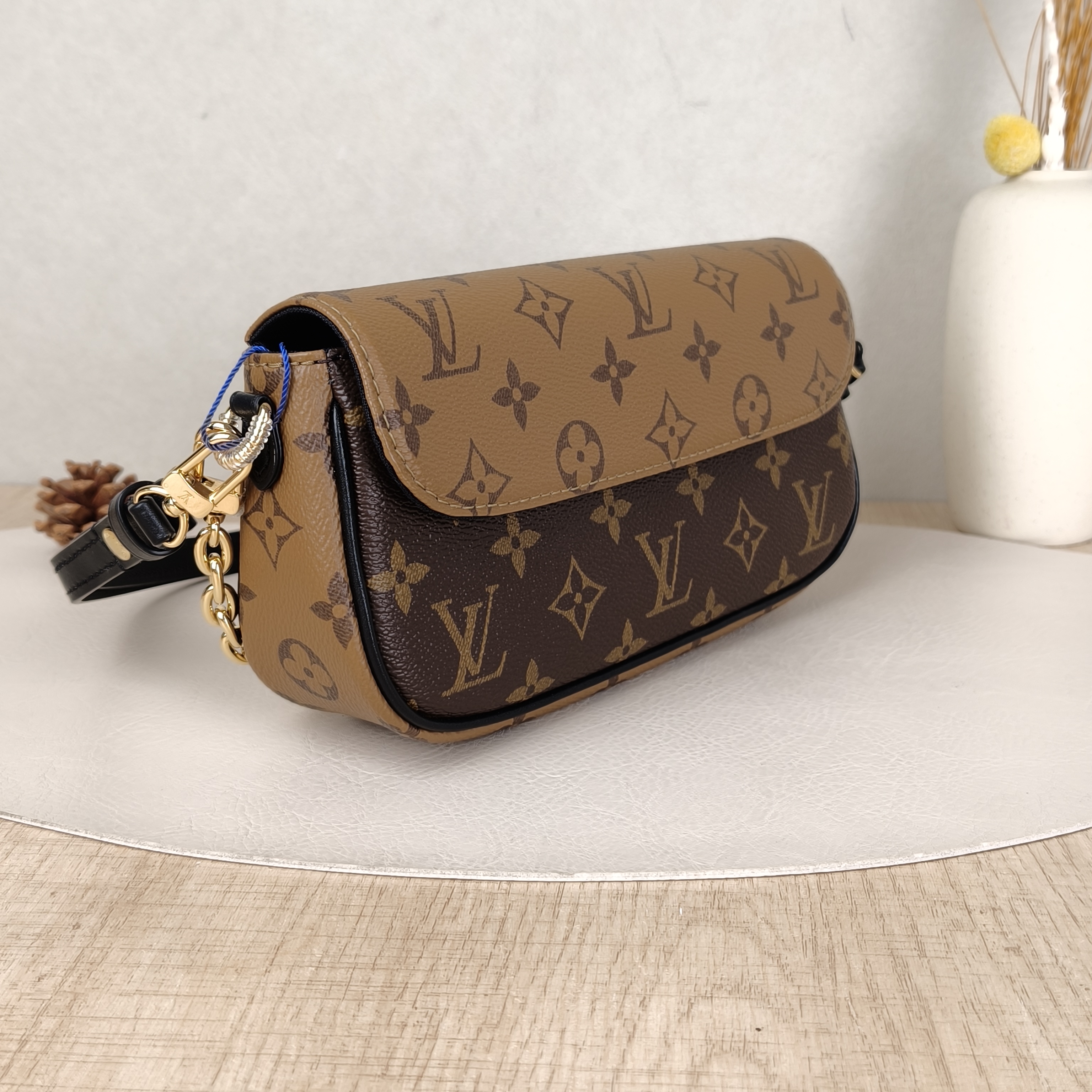 Louis Vuitton Crossbody Bag IVY Monogram PVC Small23.5 × 4.3 × 12 cm — cover view 6 of 6