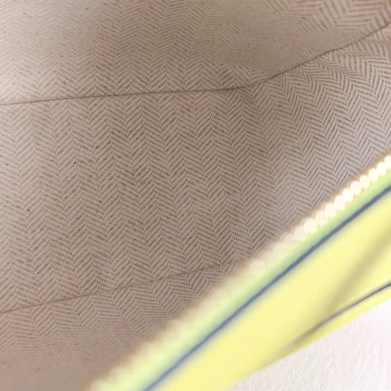 LOEWE Crossbody Bag Puzzle Green Calfskinmini18 × 8 × 12.5 cm — detail view 2 of 11