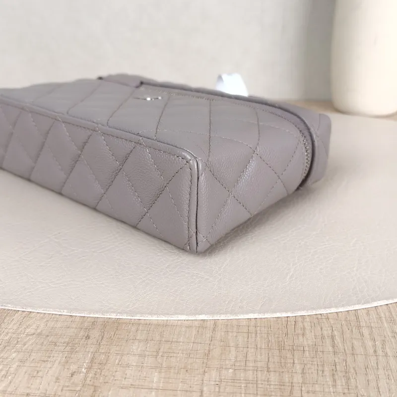 Chanel Crossbody Bag lp Box Bag Top Handle Crossbody Bag Grey Grained Calfskin One Size 19.5 × 5 × 17 cm — detail view 8 of 12