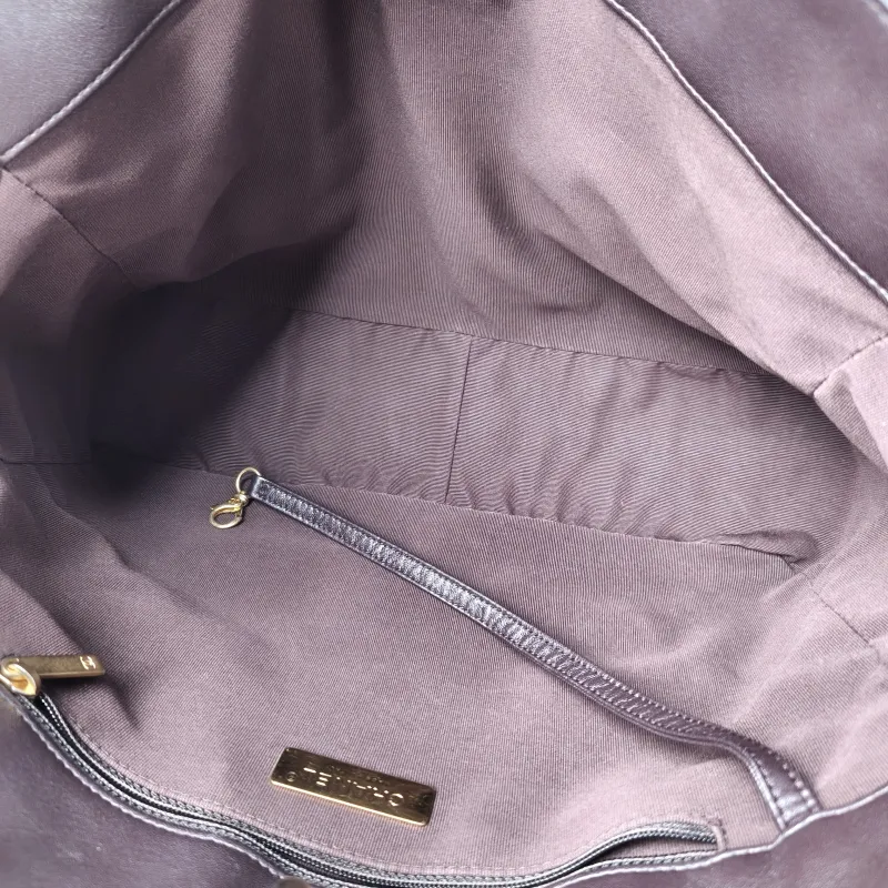 Chanel Shoulder Bag 19 bag Tote Bag Lambskin One Size 33 × 10.5 × 23 cm — detail view 4 of 10
