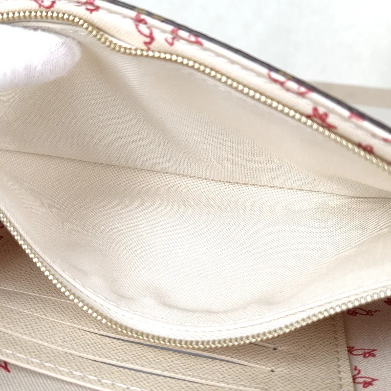 Louis Vuitton Crossbody Bag IVY Monogram PVC Small 23.5 × 4.3 × 12 cm — detail view 8 of 13