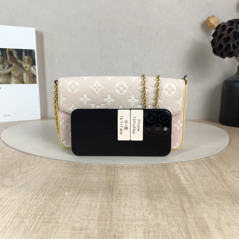 Louis Vuitton Crossbody Bag Pochette Félicie Colorblock Calfskin Small21 × 3 × 12 cm — cover view 3 of 5