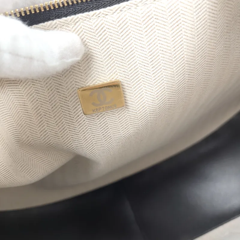 Chanel Shoulder Bag 26b Hobo Gabrielle Bag Black Calfskin One Size 30 × 9 × 21 cm — detail view 7 of 12
