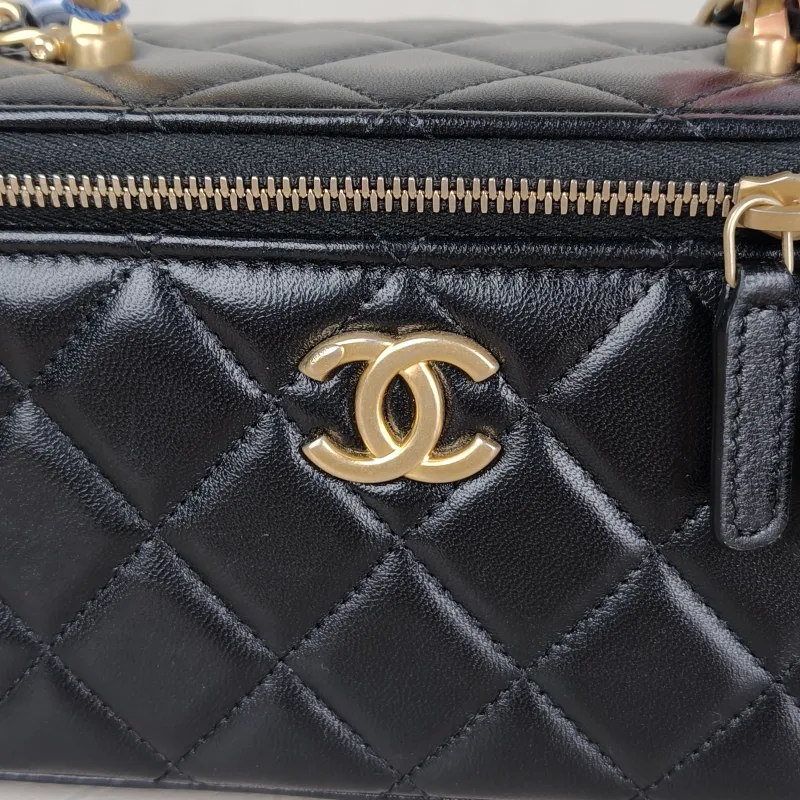 Chanel Crossbody Bag Edition Black Lambskin Mini 16 × 8 × 9.5 cm — detail view 9 of 13