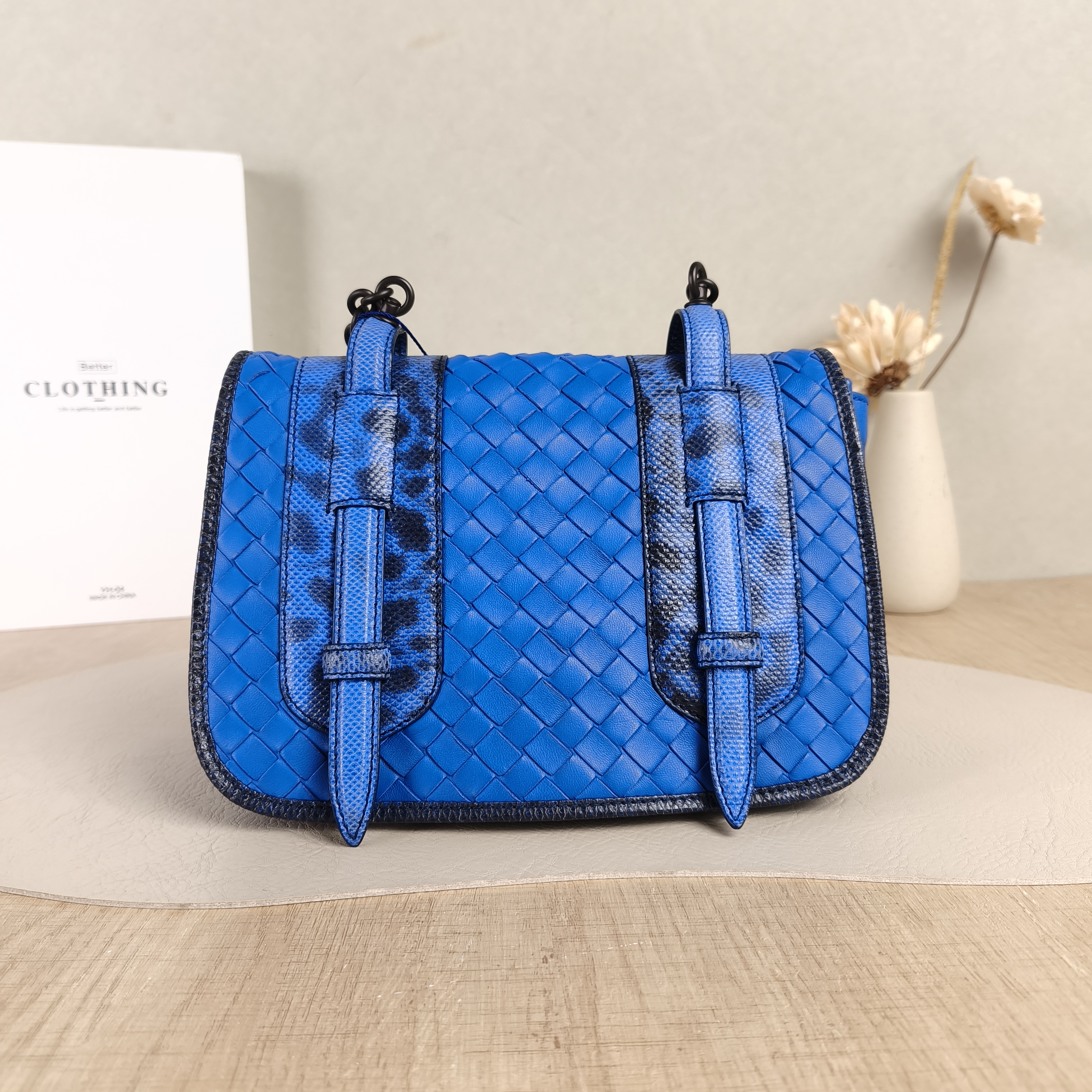 Bottega Veneta Shoulder Bag Woven Messenger Bag Blue Lambskin One Size22 × 7 × 16 cm
