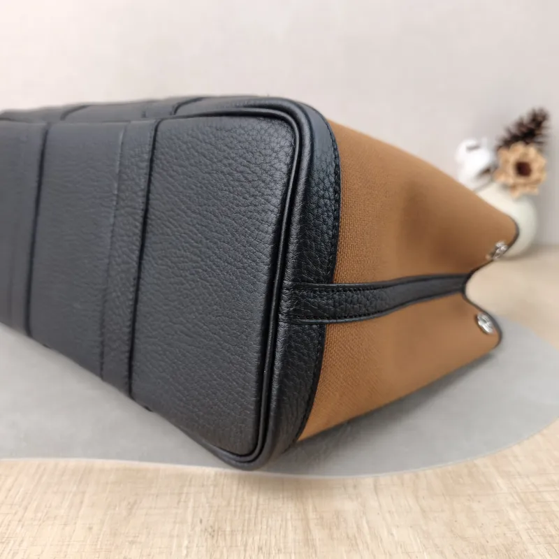Hermès Top Handle Bag Garden Party 30 30 Brown Canvas · Negonda Calfskin Medium 30 × 13 × 21 cm B — detail view 9 of 9