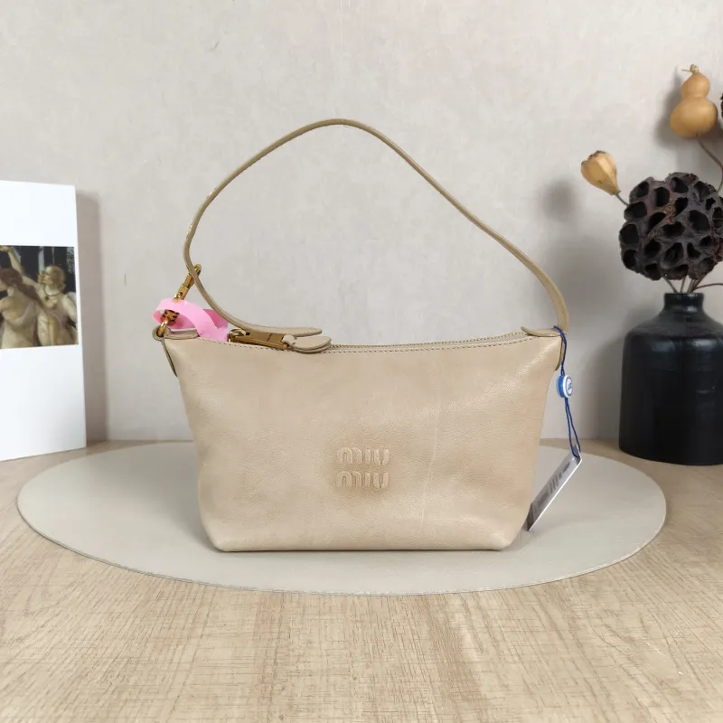 Miumiu Top Handle Bag Spirit Vanity Case Bag Cosmetic Bag Beige Lambskin One Size18.5 × 10 × 14 cm