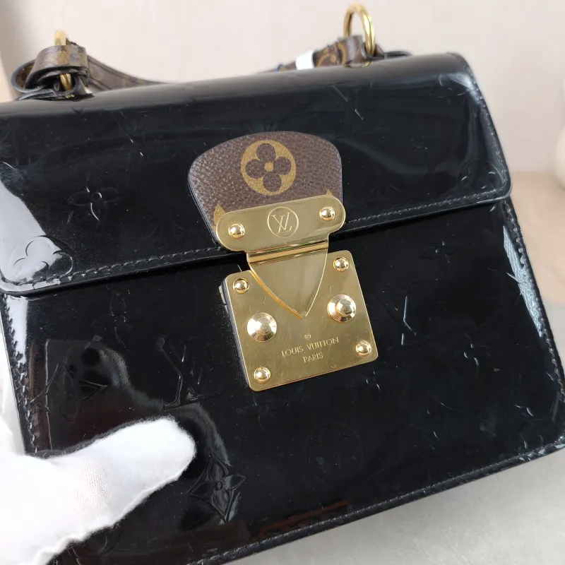 Louis Vuitton Crossbody Bag Spring Street Black Patent Leather · PVC 17 × 8.5 × 16 cm — detail view 2 of 14