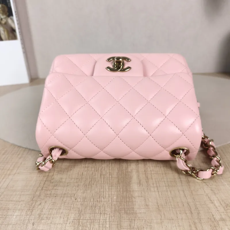 Chanel Crossbody Bag Edition Pink Lambskin 16.5 × 8 × 12.5 cm — detail view 12 of 12