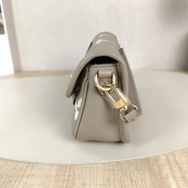 Louis Vuitton Crossbody Bag Diane Baguette Bag Empreinte Embossed Calfskin Monogramnano19 × 6 × 10.5 cm — detail view 8 of 12