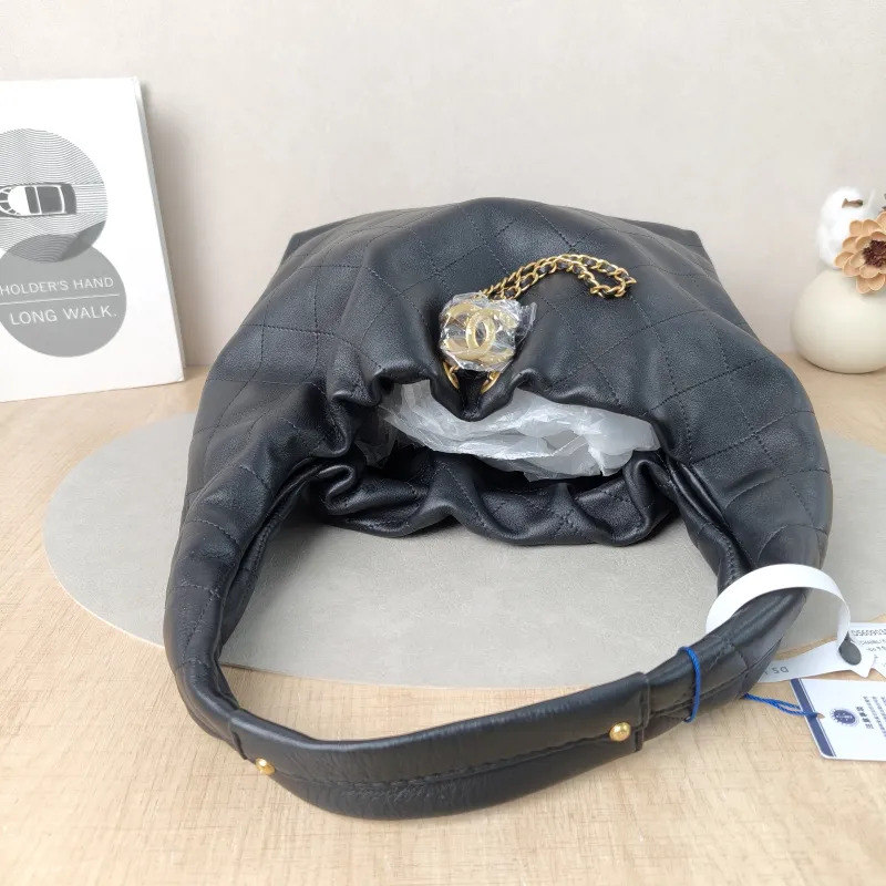 Chanel Crossbody Bag 26c hobo Black Calfskin 27.5 × 8 × 25 cm Microchip Edition — detail view 8 of 11
