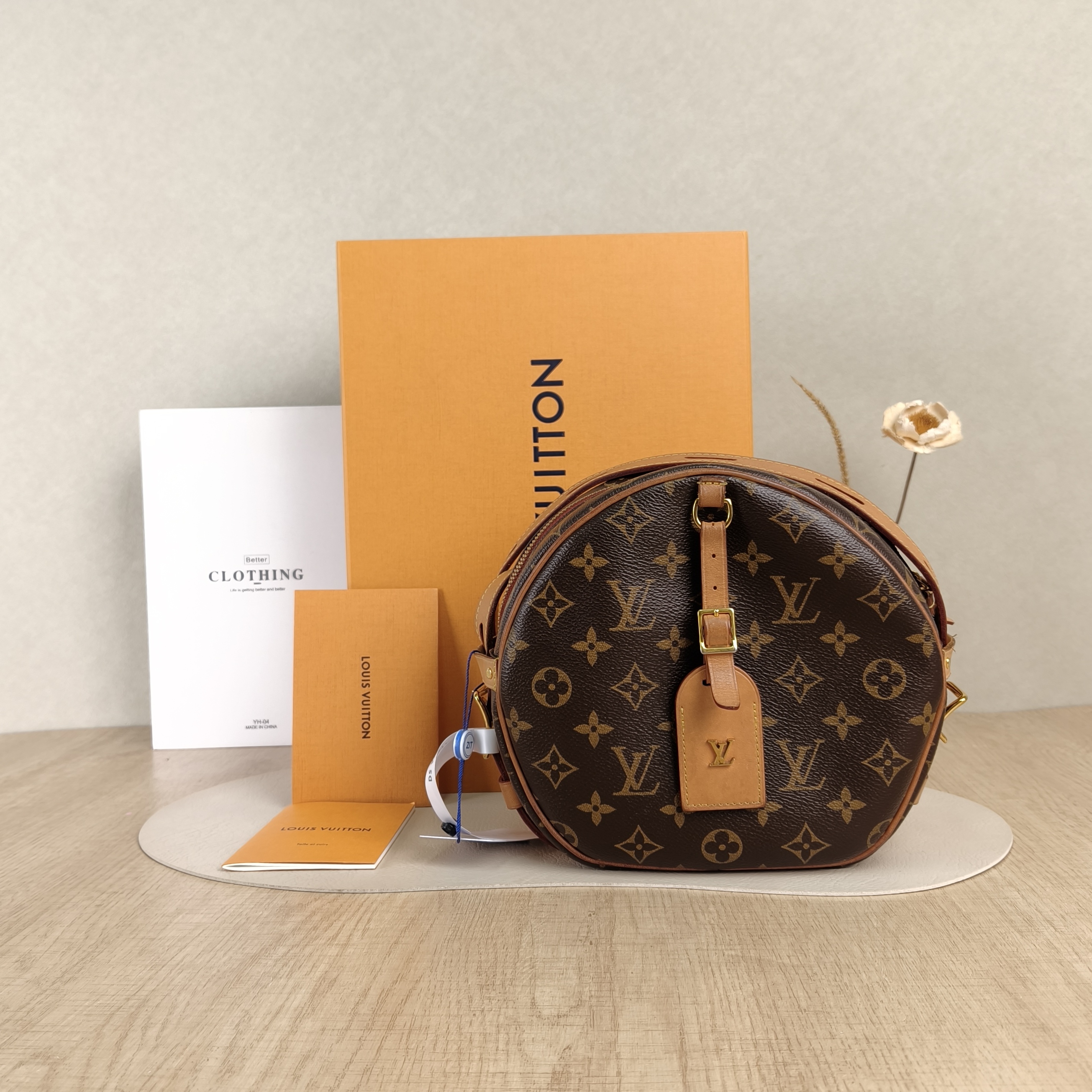 Louis Vuitton Crossbody Bag BOITE CHAPEAU SOUPLE Monogram PVC Large20 × 8 × 22.5 cm — cover view 4 of 6