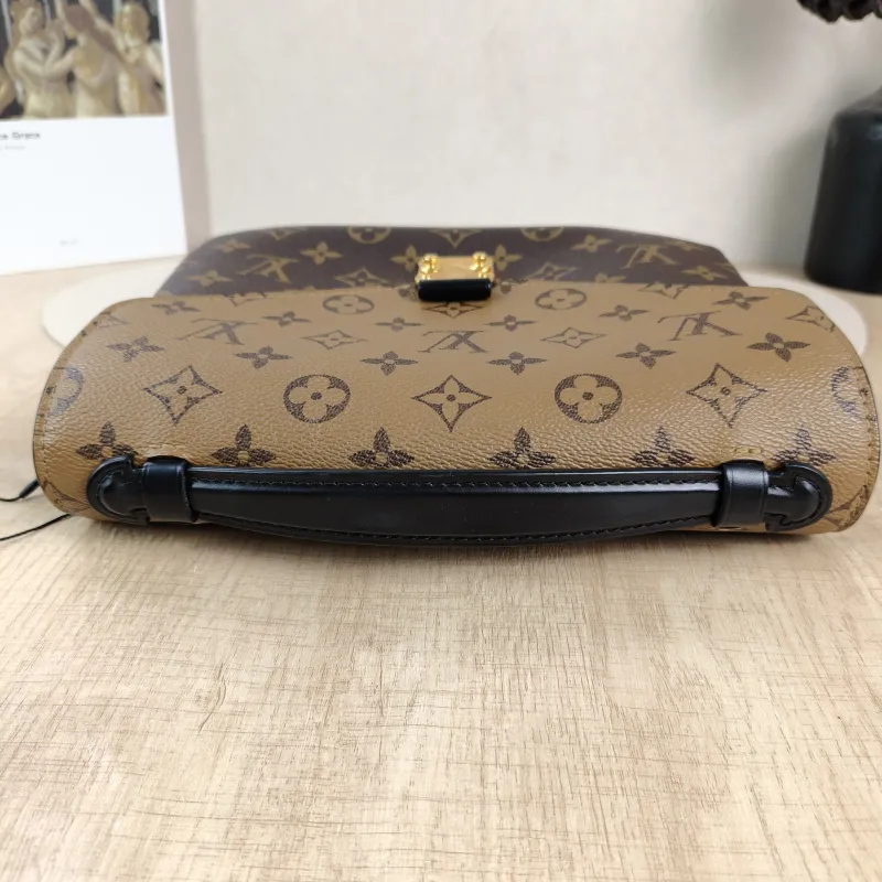 Louis Vuitton Crossbody Bag Pochette Métis Monogram Colorblock PVC Medium 25 × 7 × 19 cm — detail view 1 of 13