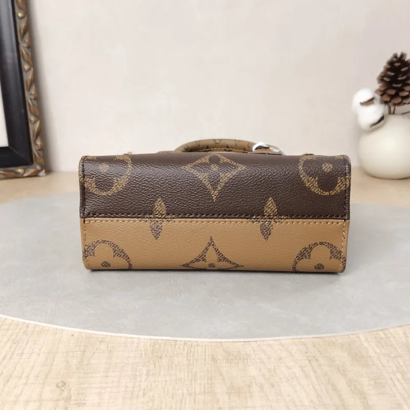 Louis Vuitton Crossbody Bag Onthego BB Monogram PVCBB18 × 8.5 × 15 cm — cover view 3 of 5