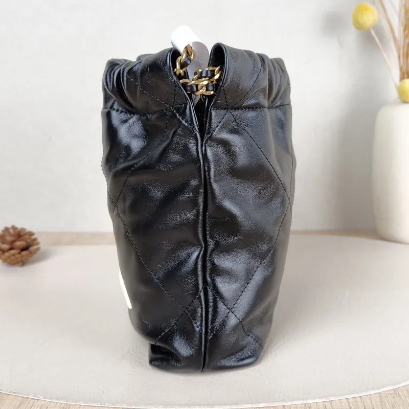 Chanel Shoulder Bag 22Bag Black CC alfskin Mini 20 × 6 × 19 cm — detail view 7 of 12