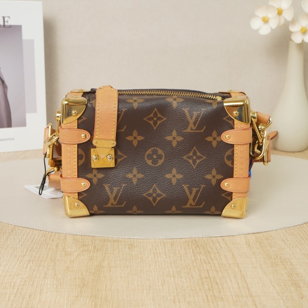 Louis Vuitton Box Small Monogram Microchip Edition · Dust Bag · Two Straps · 18 × 8 × 12.5 cm