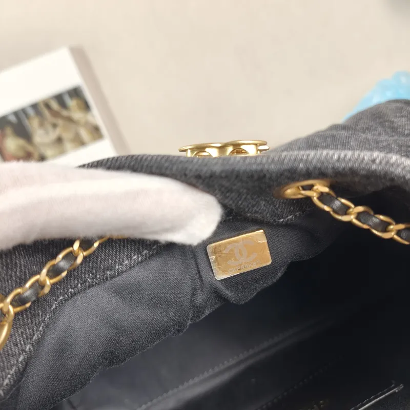 Chanel Shoulder Bag 25Bag Grey Small 26 × 14 × 30 cm — detail view 11 of 12