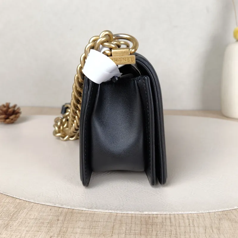 Chanel Crossbody Bag Le Boy​Black Calfskin Small 20.5 × 8.5 × 12 cm — detail view 13 of 15
