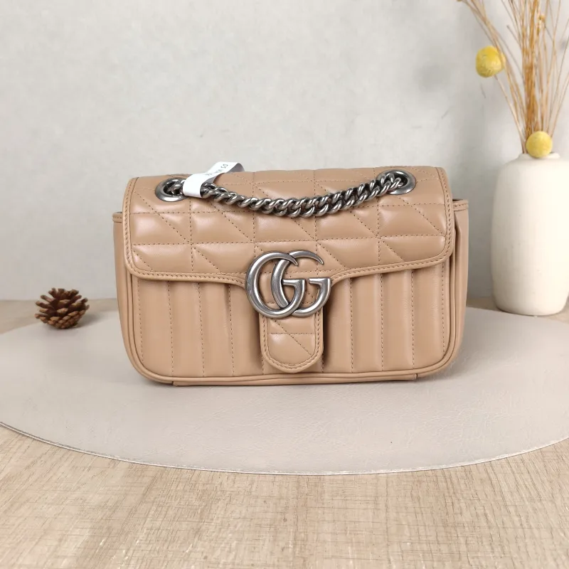 GUCCI Crossbody Bag GG Marmont Small Marmont 22 Taupe Calfskin Small 22 × 6 × 13 cm