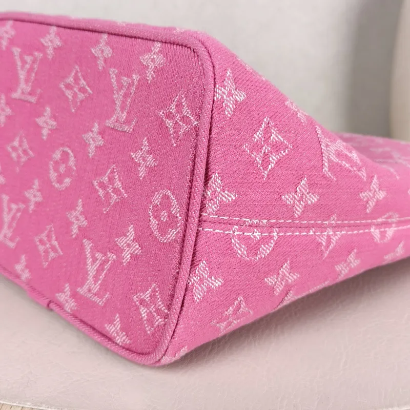 Louis Vuitton Top Handle Bag ALL IN BB Red BB 16 × 12 × 18 cm — detail view 4 of 11