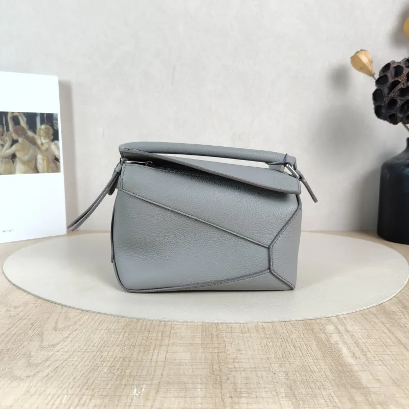 LOEWE Crossbody Bag Puzzle Grey Calfskinmini18 × 8 × 12.5 cm