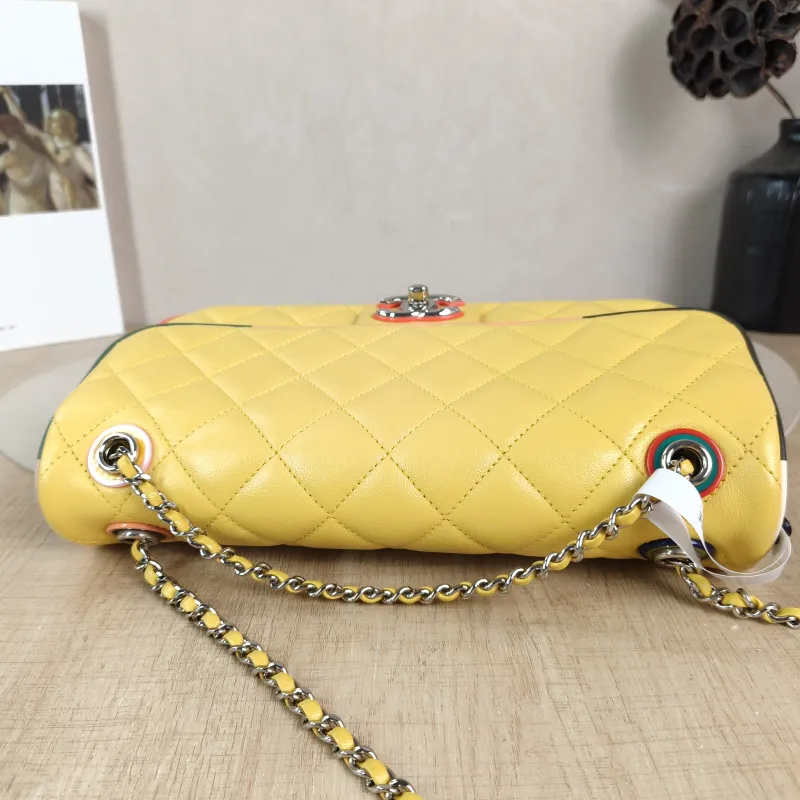 Chanel Crossbody Bag Classic Flap CF Yellow · Lambskin Medium 25.5 × 6.5 × 15.5 cm 23 — detail view 7 of 13